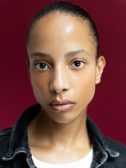 Ella B.