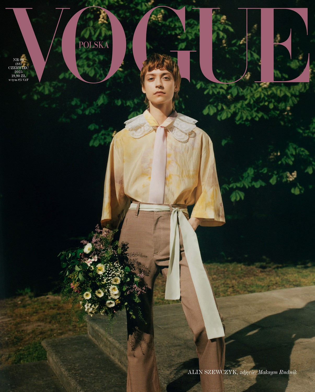 Amazon.com: VOGUE POLAND JANUARY 2020: VARIOUS: Books
