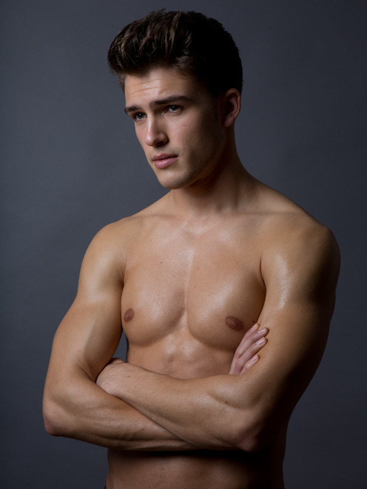 Niclas Gonzales | MC2 Model Management