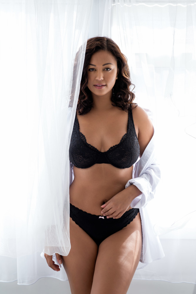 Curvy shower lingerie bikini