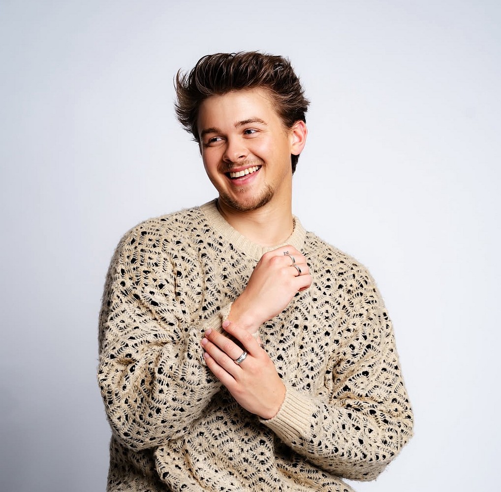 Model Photo
