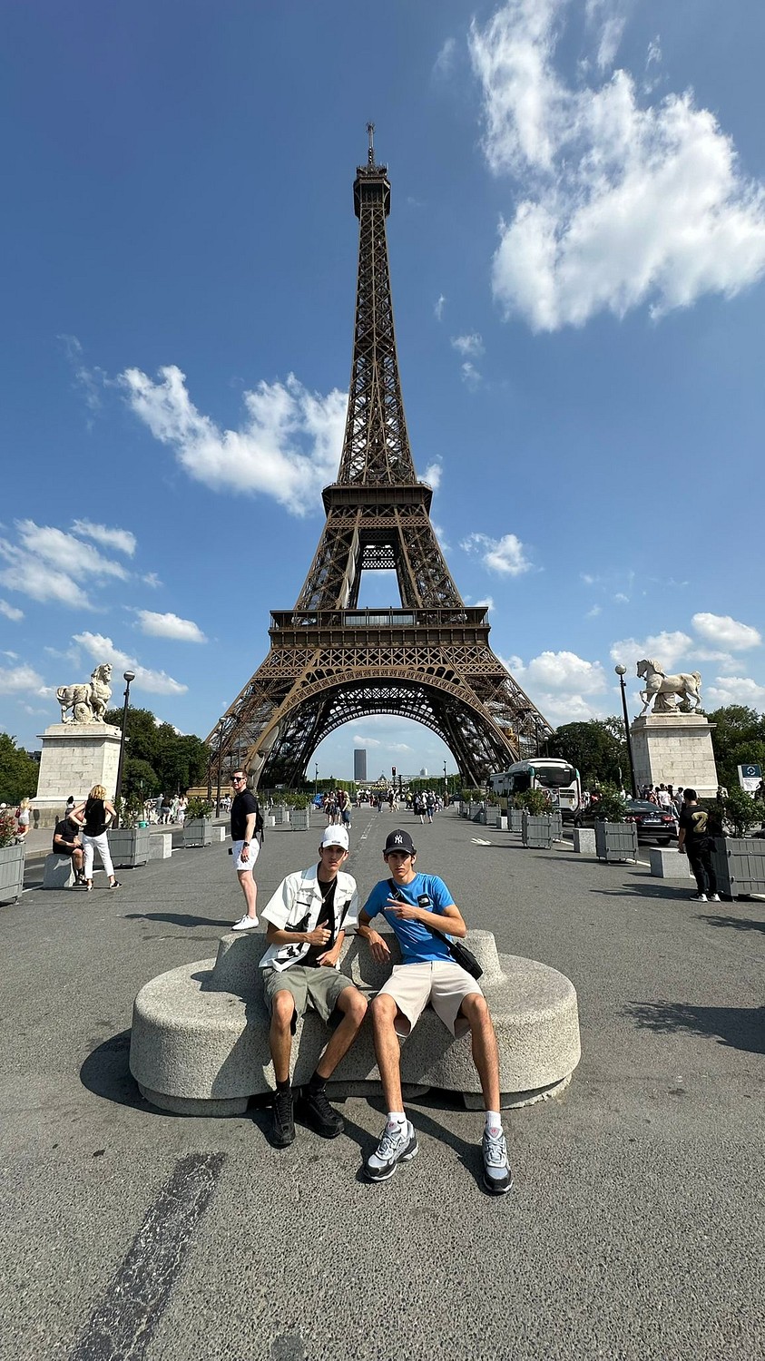 PARIS FASHION WEEK / ROGER & NICO