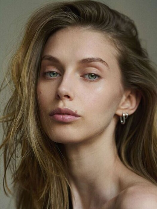 Yulia R